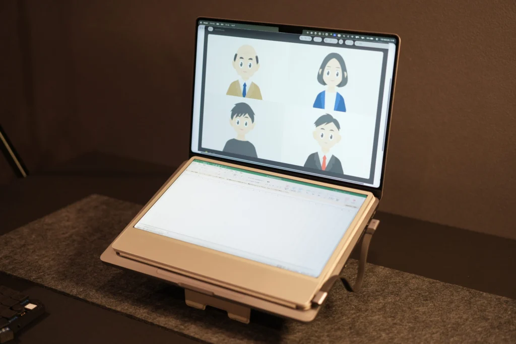 レビュー】「UltraSlim 12.5」超薄型軽量モニターで上下2画面デスク